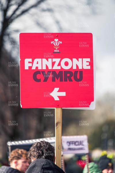 140326 - Wales v Italy - Guinness Six Nations - Fans Ahead of the game 