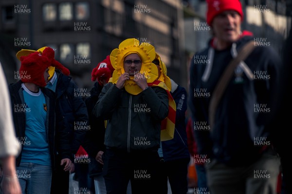 140326 - Wales v Italy - Guinness Six Nations - Fans Ahead of the game 