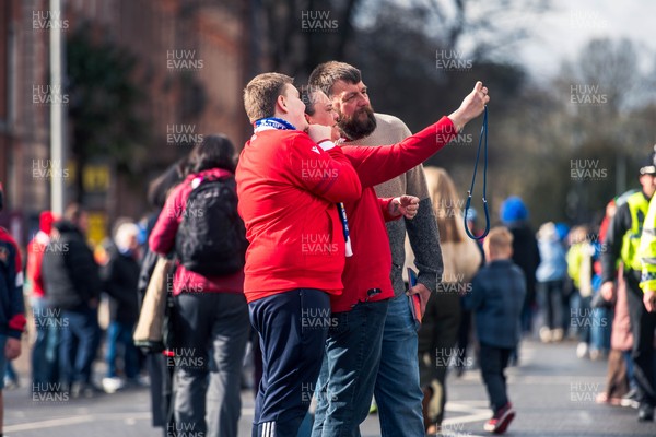140326 - Wales v Italy - Guinness Six Nations - Fans Ahead of the game 