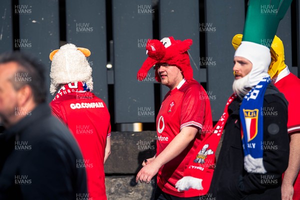 140326 - Wales v Italy - Guinness Six Nations - Fans Ahead of the game 