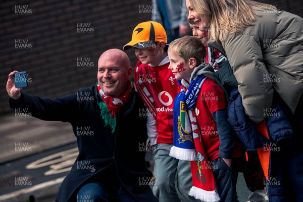 140326 - Wales v Italy - Guinness Six Nations - Fans Ahead of the game 