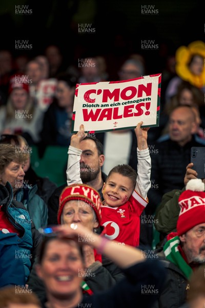140326 - Wales v Italy - Guinness Six Nations - Fans During the Game