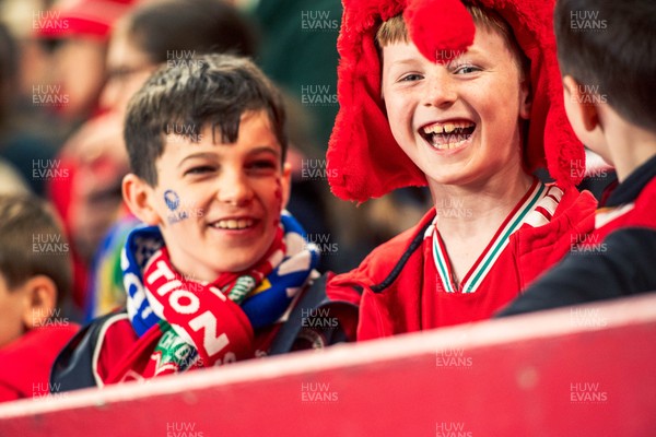 140326 - Wales v Italy - Guinness Six Nations - Fans During the Game