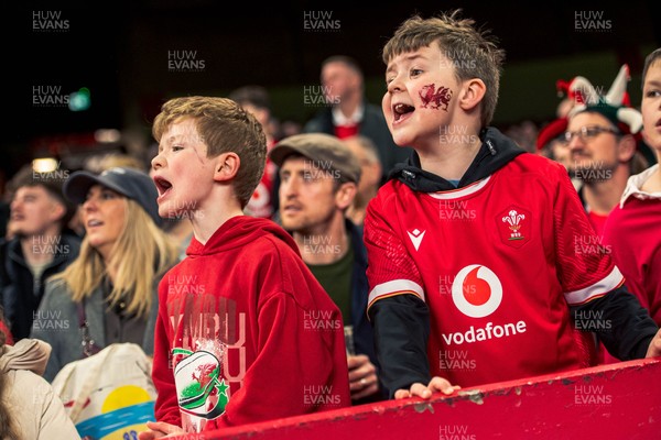 140326 - Wales v Italy - Guinness Six Nations - Fans During the Game