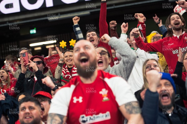 140326 - Wales v Italy - Guinness Six Nations - Fans During the Game