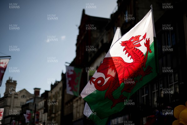 140326 - Wales v Italy - Guinness Six Nations - Fans Ahead of the game 