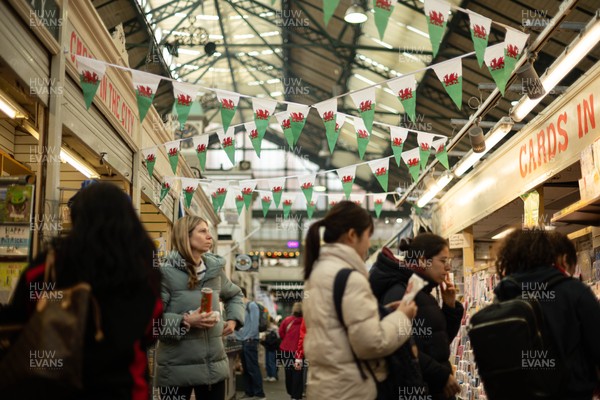 140326 - Wales v Italy - Guinness Six Nations - Fans Ahead of the game 