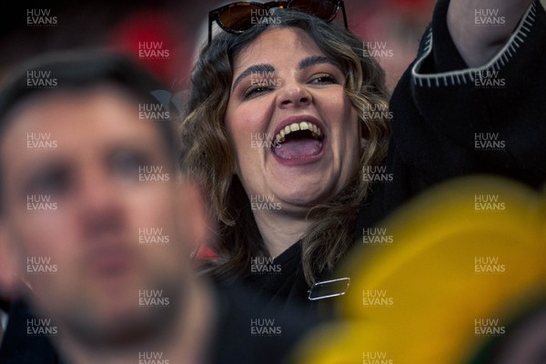 140326 - Wales v Italy - Guinness Six Nations - Fans During the Game