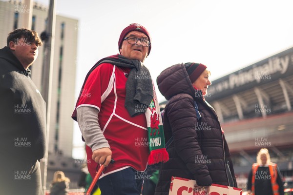140326 - Wales v Italy - Guinness Six Nations - Fans Ahead of the game 