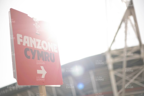 140326 - Wales v Italy - Guinness Six Nations - Fans Ahead of the game 