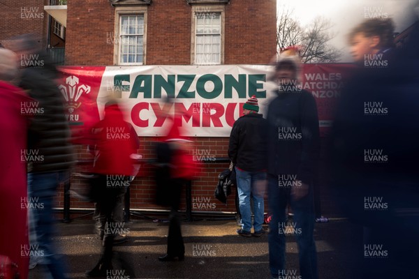 140326 - Wales v Italy - Guinness Six Nations - Fans Ahead of the game 