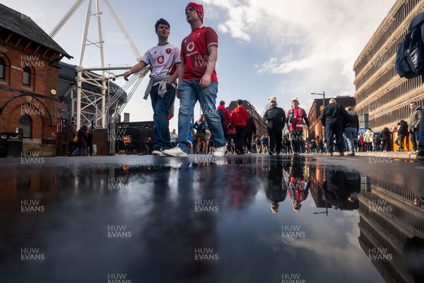 140326 - Wales v Italy - Guinness Six Nations - Fans Ahead of the game 