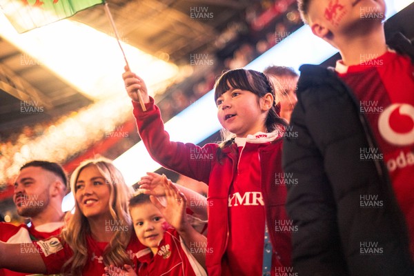 140326 - Wales v Italy - Guinness Six Nations - Fans During the Game