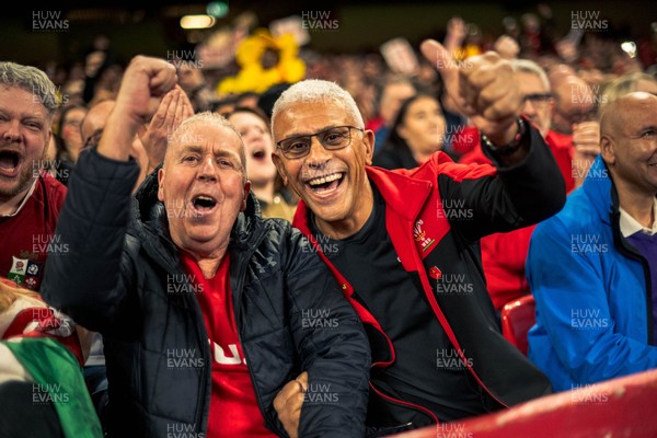 140326 - Wales v Italy - Guinness Six Nations - Fans During the Game