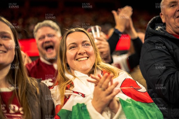 140326 - Wales v Italy - Guinness Six Nations - Fans During the Game