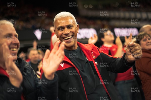 140326 - Wales v Italy - Guinness Six Nations - Fans During the Game