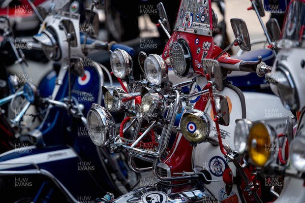 140326 - Wales v Italy - Guinness Six Nations - Fans Ahead of the game 