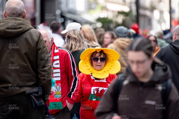 140326 - Wales v Italy - Guinness Six Nations - Fans Ahead of the game 