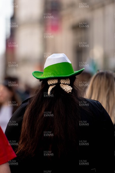 140326 - Wales v Italy - Guinness Six Nations - Fans Ahead of the game 