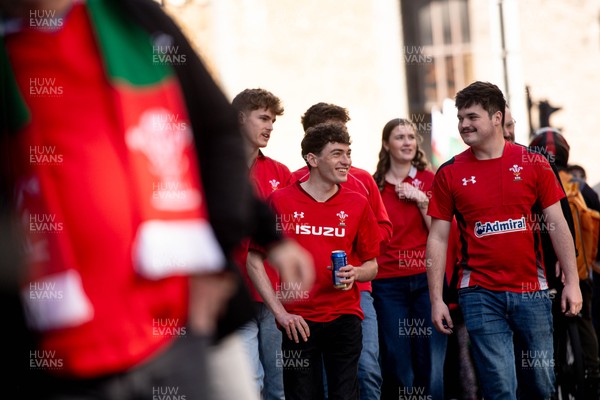 140326 - Wales v Italy - Guinness Six Nations - Fans Ahead of the game 