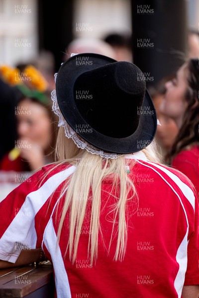 140326 - Wales v Italy - Guinness Six Nations - Fans Ahead of the game 