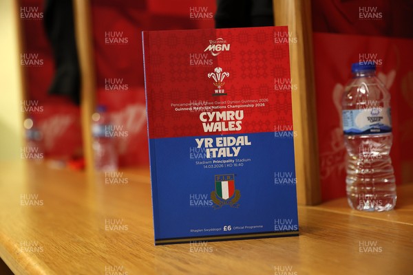 140326 - Wales v Italy - Guinness Six Nations Championship - Wales dressing room before the game