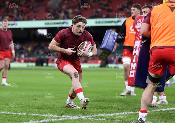 140326 - Wales v Italy - Guinness Six Nations Championship - Dan Edwards of Wales during the warm up