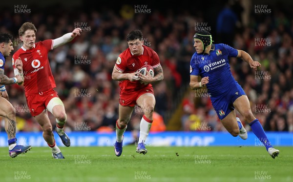 140326 - Wales v Italy - Guinness Six Nations Championship - Louis Rees-Zammit of Wales 