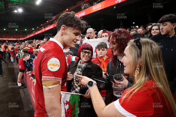 140326 - Wales v Italy - Guinness Six Nations Championship - Eddie James of Wales with family