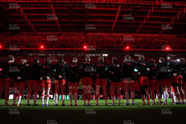 140326 - Wales v Italy - Guinness Six Nations Championship - Wales sing the anthem