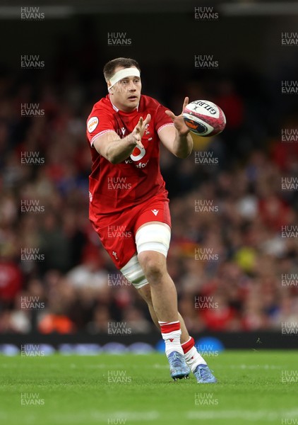 140326 - Wales v Italy - Guinness Six Nations Championship - Ben Carter of Wales 