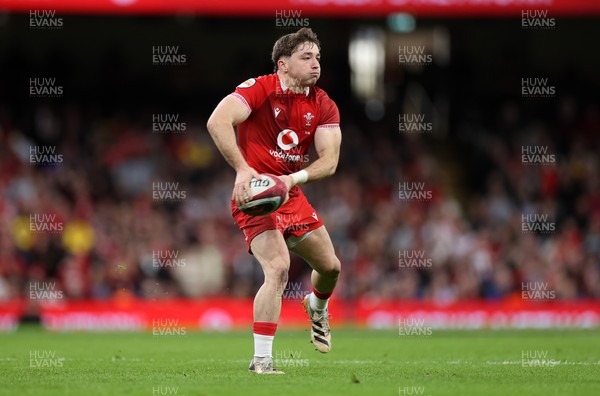 140326 - Wales v Italy - Guinness Six Nations Championship - Dan Edwards of Wales 
