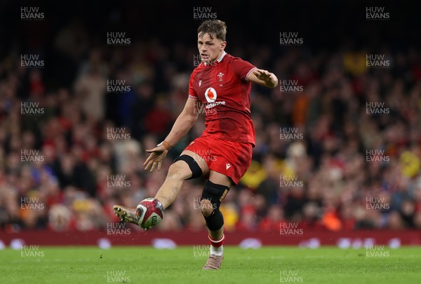 140326 - Wales v Italy - Guinness Six Nations Championship - Alex Mann of Wales 