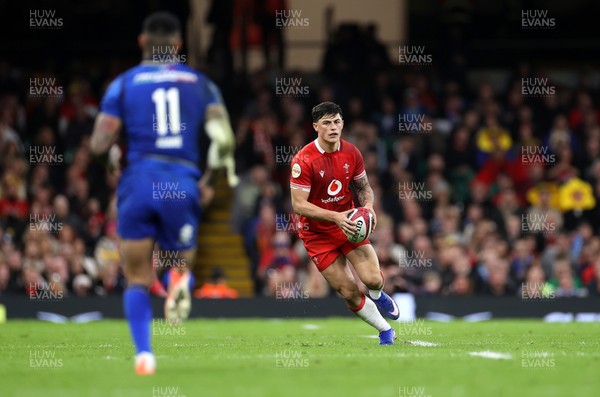 140326 - Wales v Italy - Guinness Six Nations Championship - Louis Rees-Zammit of Wales 