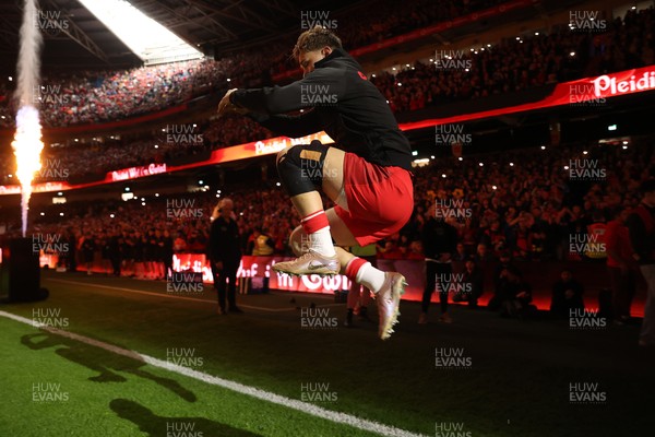 140326 - Wales v Italy - Guinness Six Nations Championship - Alex Mann of Wales 