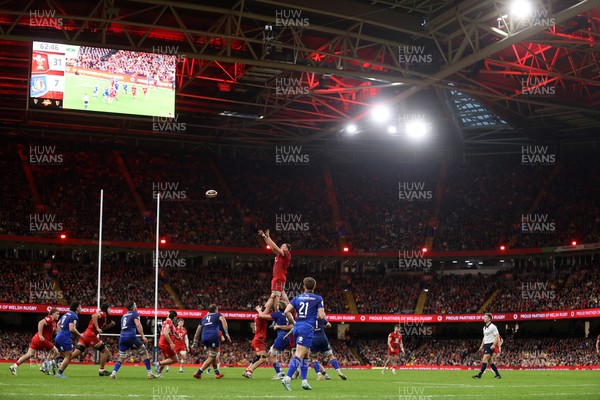 140326 - Wales v Italy - Guinness Six Nations Championship - Ben Carter of Wales 