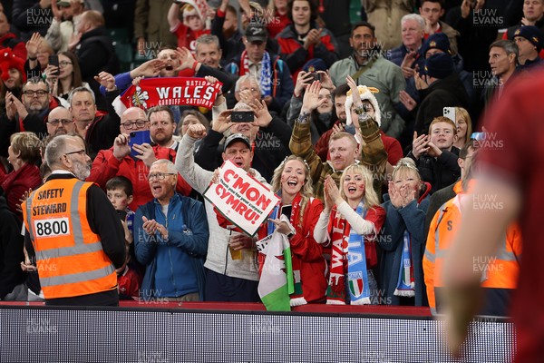 140326 - Wales v Italy - Guinness Six Nations Championship - Fans