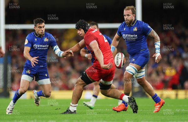 140326 - Wales v Italy, Guinness Six Nations 2026 - Dafydd Jenkins of Wales offloads