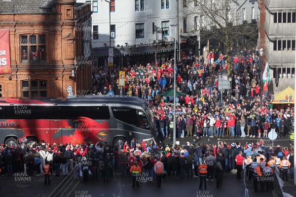 140326 - Wales v Italy - Guinness Six Nations - The Wales team bus arrives at Principality Stadium