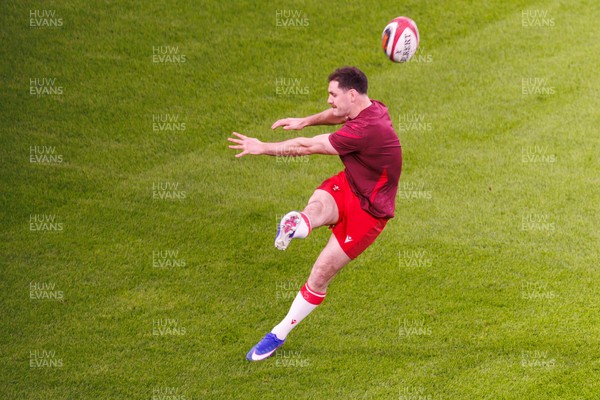 140326 - Wales v Italy - Guinness Six Nations - Tomos Williams of Wales during the warm up
