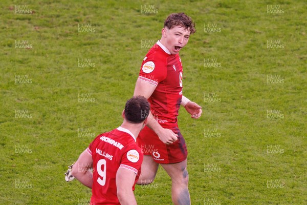 140326 - Wales v Italy - Guinness Six Nations - Dan Edwards of Wales celebrates after scoring a drop goal