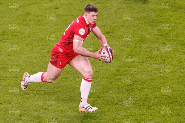 140326 - Wales v Italy - Guinness Six Nations - Joe Hawkins of Wales on the attack
