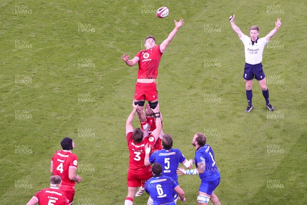 140326 - Wales v Italy - Guinness Six Nations - Alex Mann of Wales goes up for the ball in a lineout