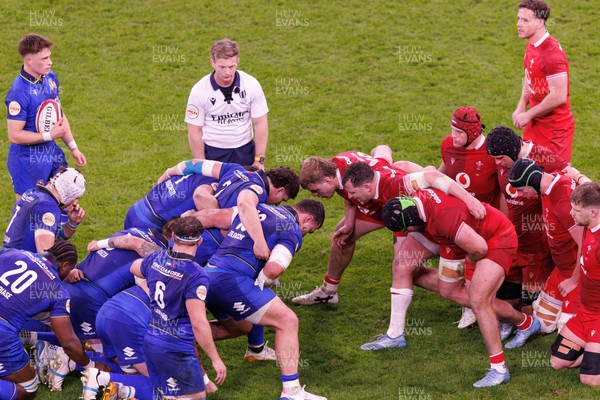 140326 - Wales v Italy - Guinness Six Nations - A scrum packs down