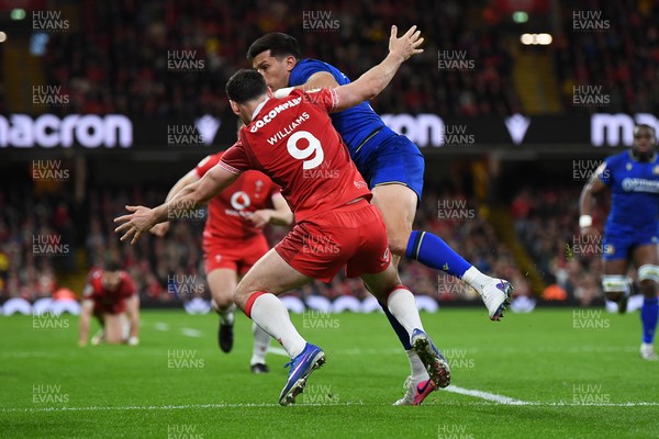 140326 - Wales v Italy - Guinness Men's Six Nations - Lorenzo Cannone of Italy attempts to run in to score a try but is held by Tomos Williams of Wales