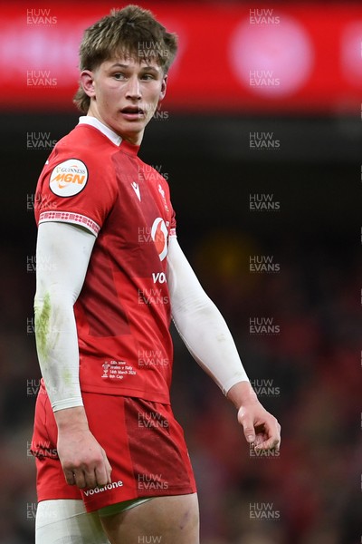 140326 - Wales v Italy - Guinness Men's Six Nations - Ellis Mee of Wales