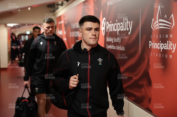 160324 - Wales v Italy - Guinness 6 Nations 2024 - Joe Roberts of Wales arrives