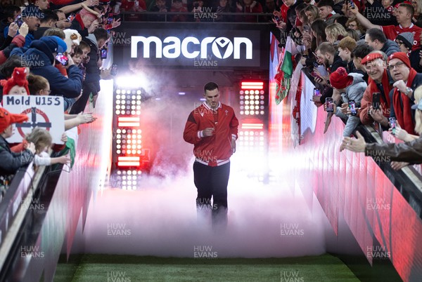 160324 - Wales v Italy - Guinness 6 Nations 2024 - George North of Wales runs out for the final time