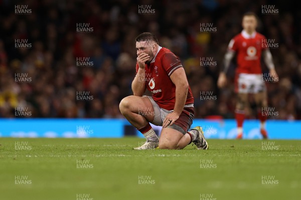 160324 - Wales v Italy - Guinness 6 Nations 2024 - Dejected Gareth Thomas of Wales 