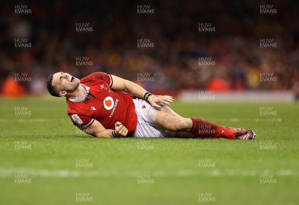 160324 - Wales v Italy - Guinness 6 Nations 2024 - George North of Wales leaves the field injured